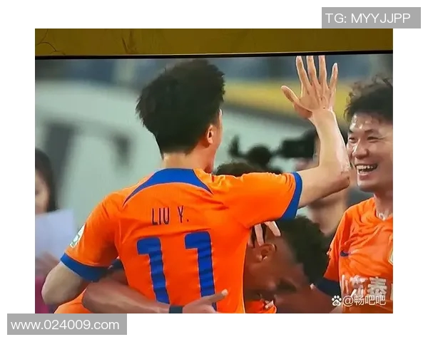 带丹的足球明星们如何在绿茵场上演绎激情与梦想的传奇故事